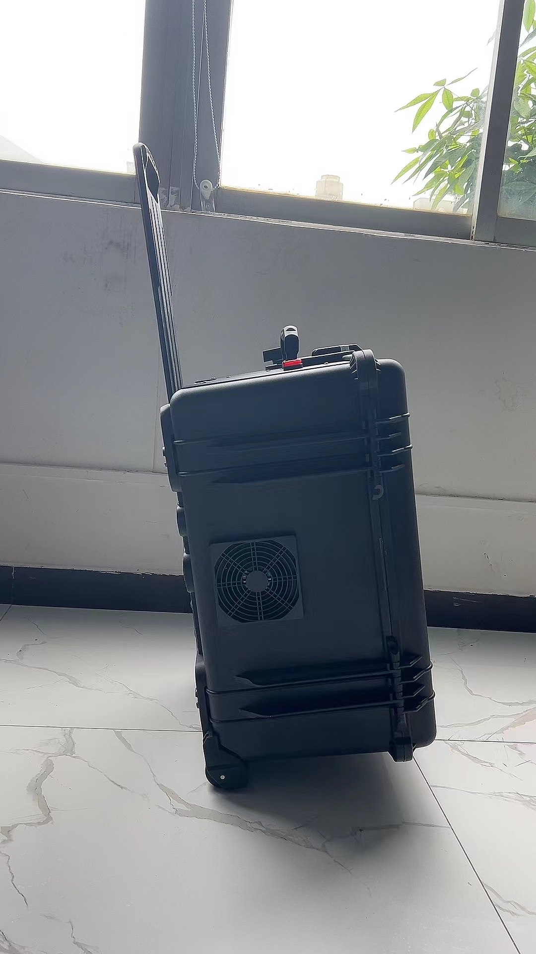 鲅鱼圈手拉箱型移动通信干扰器